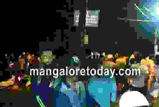 Locals stage protest against SI accused of assaulting cattle transporter